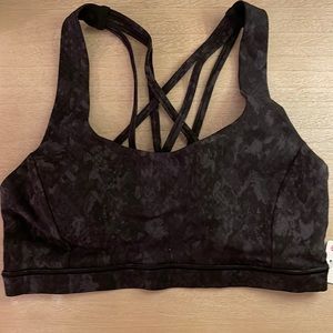 NWT Free to Be Serene Bra - Lululemon